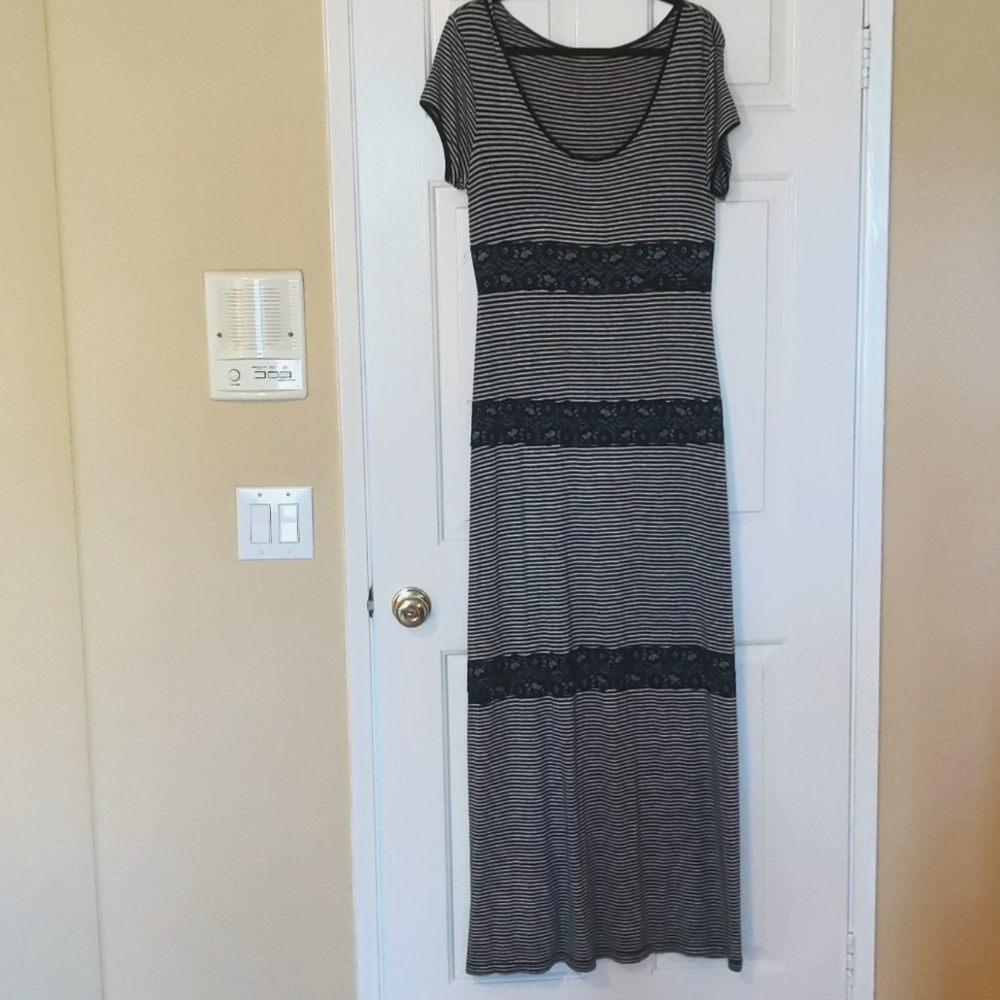 EUC Max Studio maxi summer dress